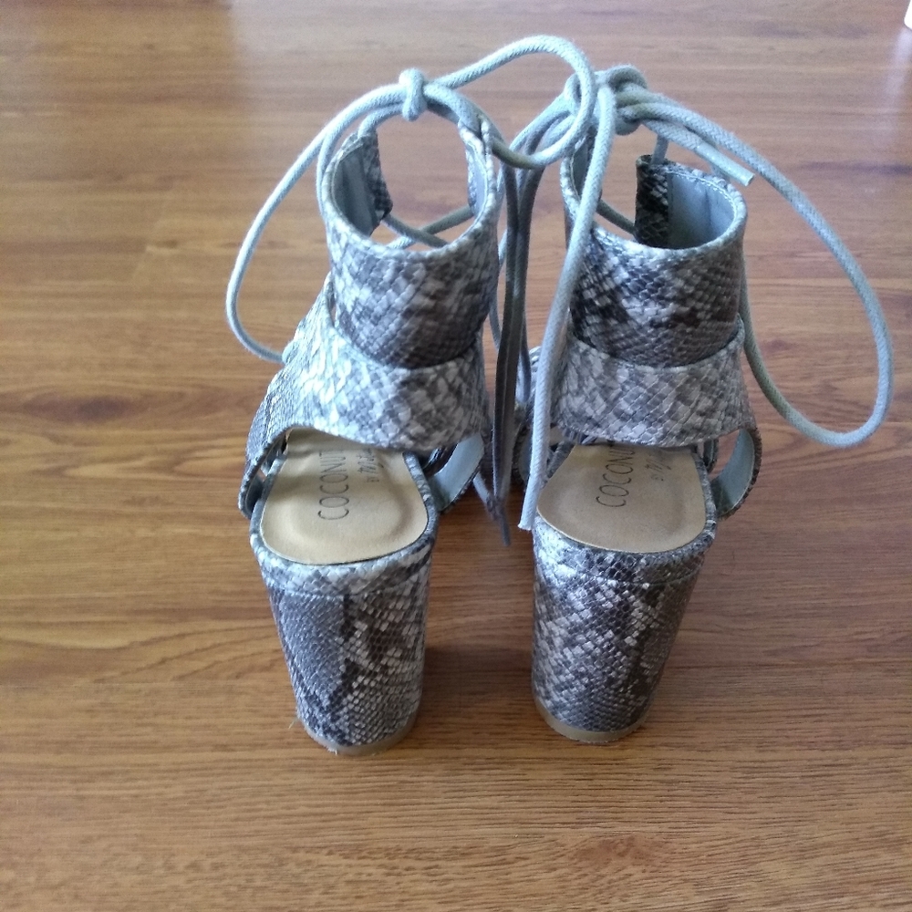 Sandals - Picture 5 of 6